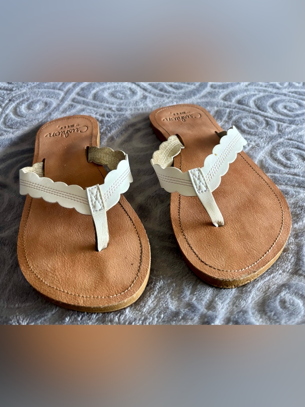Reef White Scalloped Leather Toe-Post Sandals with Tan Footbed